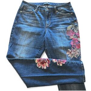 Nine West Gramercy Skinny floral embroidery bohemian Jeans, stretchy, size 8